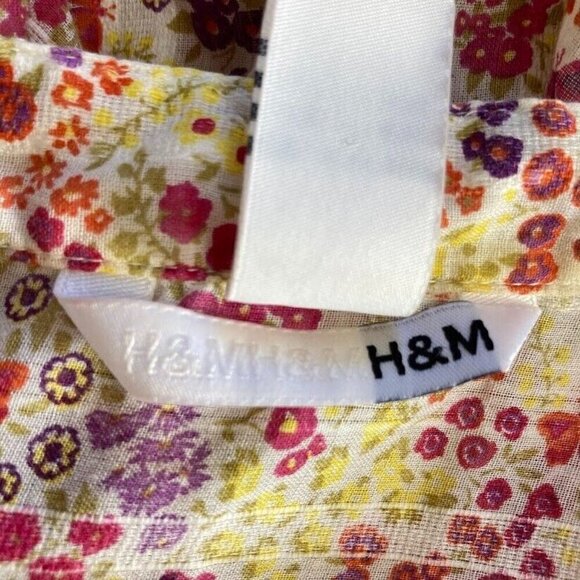 H&M Cap Sleeve Ditsy Floral Print Split Neck Button Up Shirt Size 12 - Picture 5 of 6